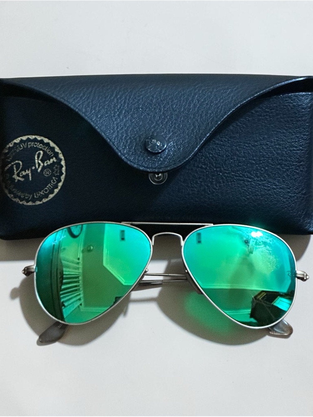 Ray-Ban Aviator Sunglasses with Green Mirrored Lenses and Silver Frame